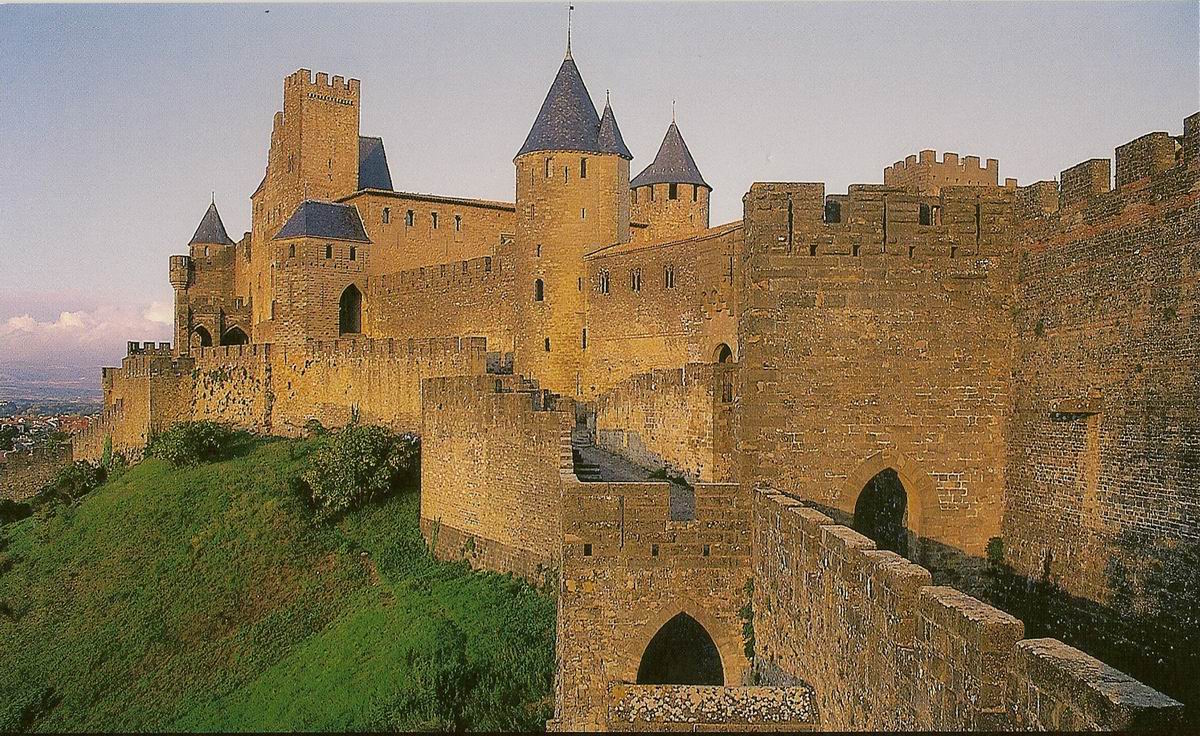 Cet été Je Voyage Ici En Occitanie Carcassonne Et Les Citadelles