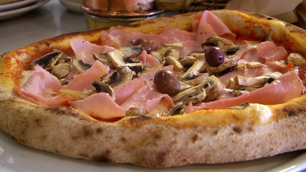 €1,000 offered or 1 year of free pizzas to find pizza chefs