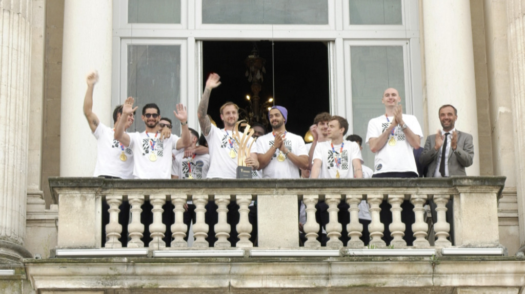 Le MHB célèbre la coupe de France à Montpellier avant le final four