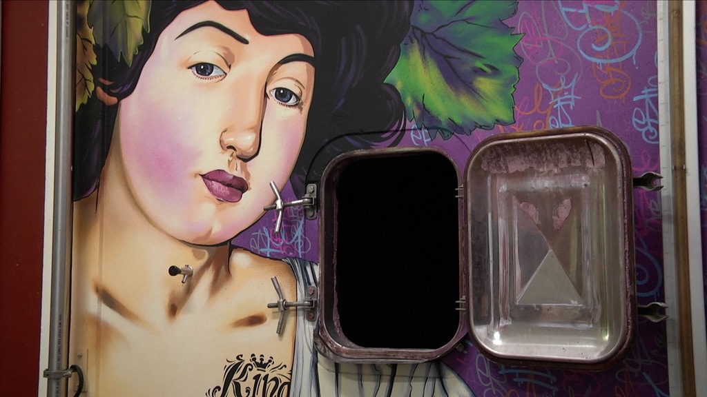 Viticulture : Des cuves de vinification peintes par des street artistes