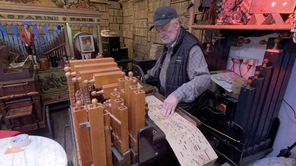 Pierre Charial : Le maestro des notes perforées