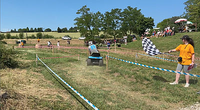 Des challenges de tracteurs-tondeuses pour animer les campagnes