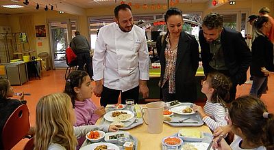 Nîmes : Des repas de chefs étoilés pour les élèves des écoles primaires