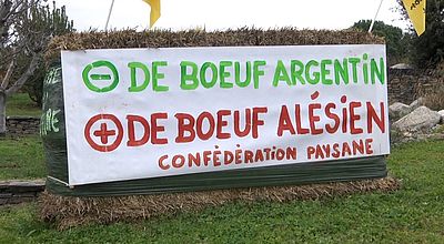 Agriculteurs : Barrage filtrant de la Confédération paysanne qui dénoncent la signature de l' accord de Mercosur