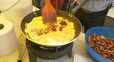 video | Saint-Cyprien : Une omelette pascale catalane à déguster sans modération