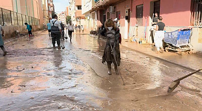 Inondations en Espagne : Immersion au cœur d'un convoi humanitaire