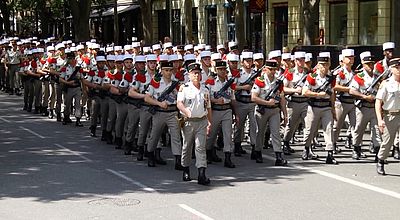 Le 2e Régiment étranger d'infanterie fête ses 40 ans de garnison à Nîmes