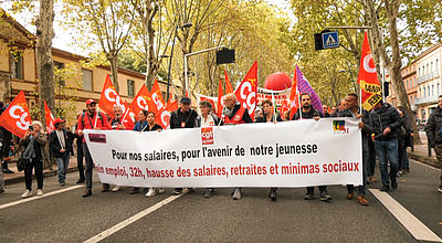 Manifestation pour défendre des augmentations de salaires et le maintien du système de retraite