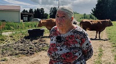 Lulu, 75 ans, travaille encore : le visage caché de la précarité agricole