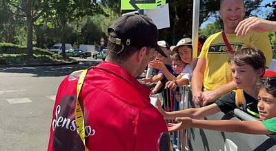 Tour de France : Un comédien toulousain anime les lignes de départs depuis 12 ans