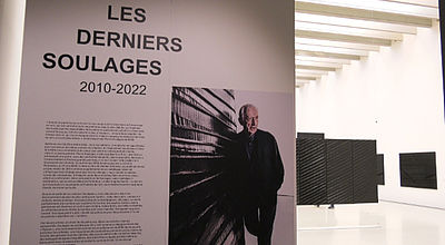 Le musée Soulages à Rodez rend hommage au maître de "l'Outrenoir"