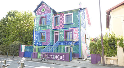 video | Quelle est cette étrange demeure colorée à Toulouse ?
