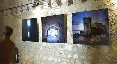 video | L’exposition « Forts des Confins » s’invite dans la forteresse de Salses