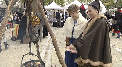 Saint-Chaptes : 20 ans bientôt que les sorcières jettent un sort au marché médiéval, le jour de la Toussaint