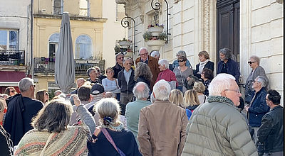 Parkings payants à Carnon (près de Palavas) : colère des habitants qui  disent Non en se rassemblant devant la mairie annexe