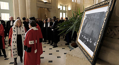 video | Le monde de la justice rend hommage à Robert Badinter
