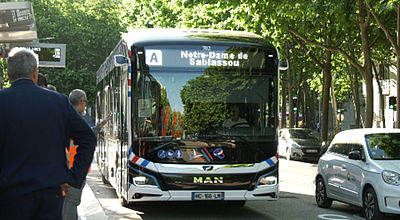 Première journée pour le bus tram de Montpellier, un bus toutes les 10 min