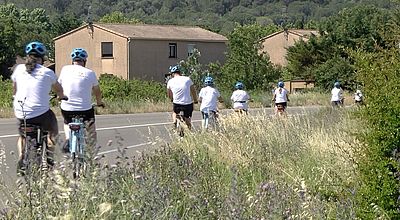 Des seniors sur l'étape Nîmes-Carcassonne du Tour de France