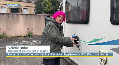 Un camion douche pour faciliter l'accès à l'hygiène aux SDF et aux mal-logés